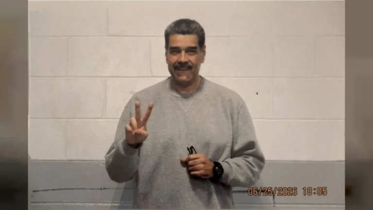 Nicolás Maduro aparece en unas nuevas imágenes en su cautiverio en Estados Unidos: "Estamos firmes"