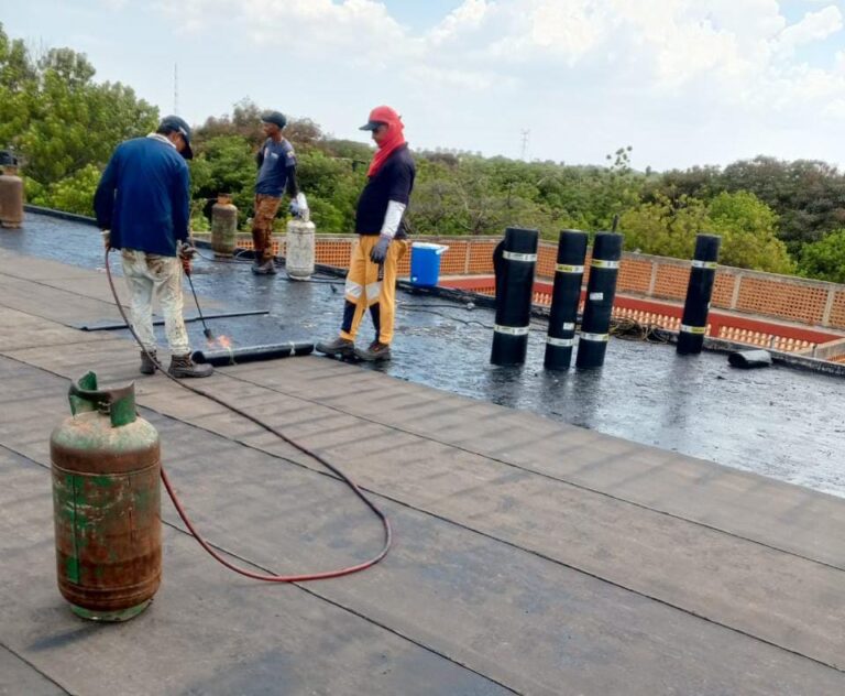 Alcaldía de Maracaibo impermeabilizó tres planteles educativos dejándolos aptos para el regreso a clases