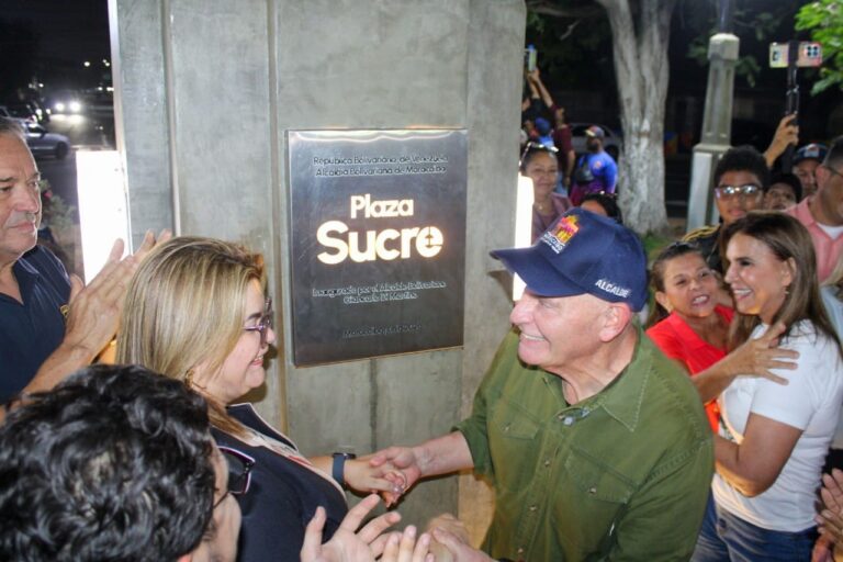 Alcalde Di Martino: La plaza Sucre, la recuperamos de los escombros