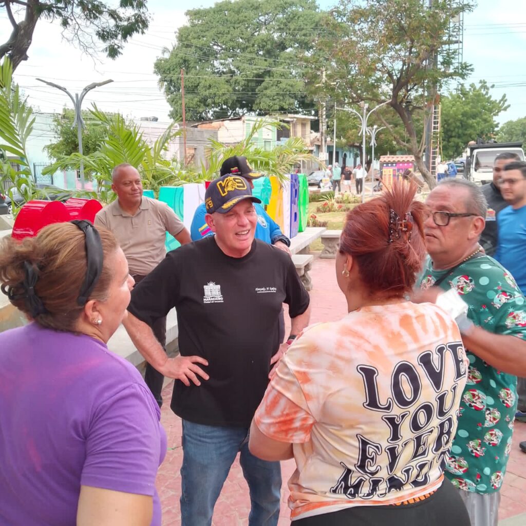 Alcaldía de Maracaibo atiende a familia afectada por colapso de techo en El Saladillo