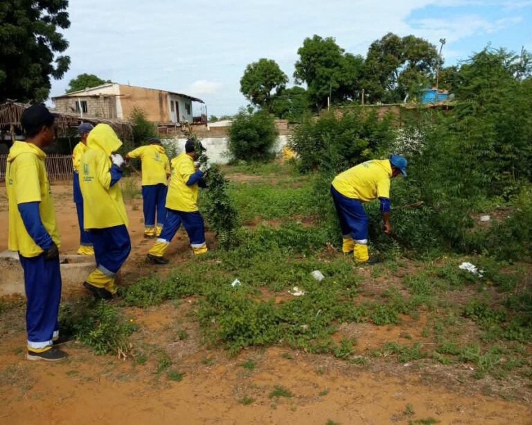Alcaldía de Maracaibo desplegó operativo especial de saneamiento en el oeste de la ciudad
