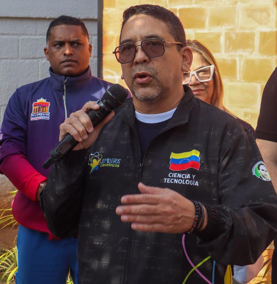 Alcaldía de Maracaibo imparte taller de Inteligencia Artificial para reforzar mecanismos de aprendizaje