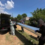Alcaldía de Maracaibo reemplaza techos a casas en Santa Rosa de Agua afectadas por la tormenta