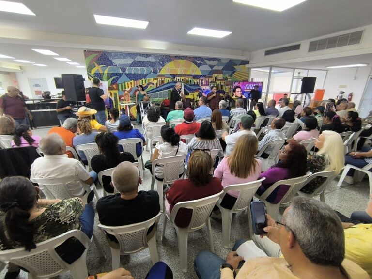 Alcaldía de Maracaibo rindió tributo al Bolerista de América en el Jueves Cultural