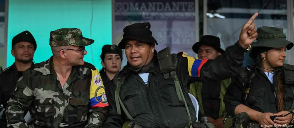 Colombia reactiva órdenes de captura contra 46 armados