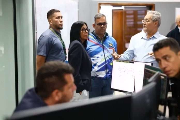 Delcy Rodríguez llega a Venezuela y evalúa situación eléctrica desde el Centro Nacional de Despacho