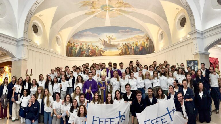 El catolicismo «cool» conquista a los jóvenes con retiros de fin de semana