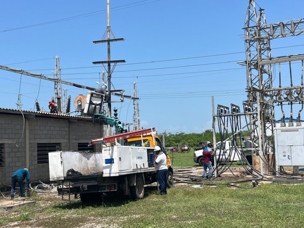 Fuerza trabajadora de CORPOELEC atiende eventualidad en la subestación eléctrica Federación en Zulia