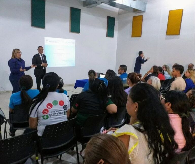 Gobernación capacita a docentes zulianos en lengua de señas para garantizar la inclusión de niños con deficiencias auditivas