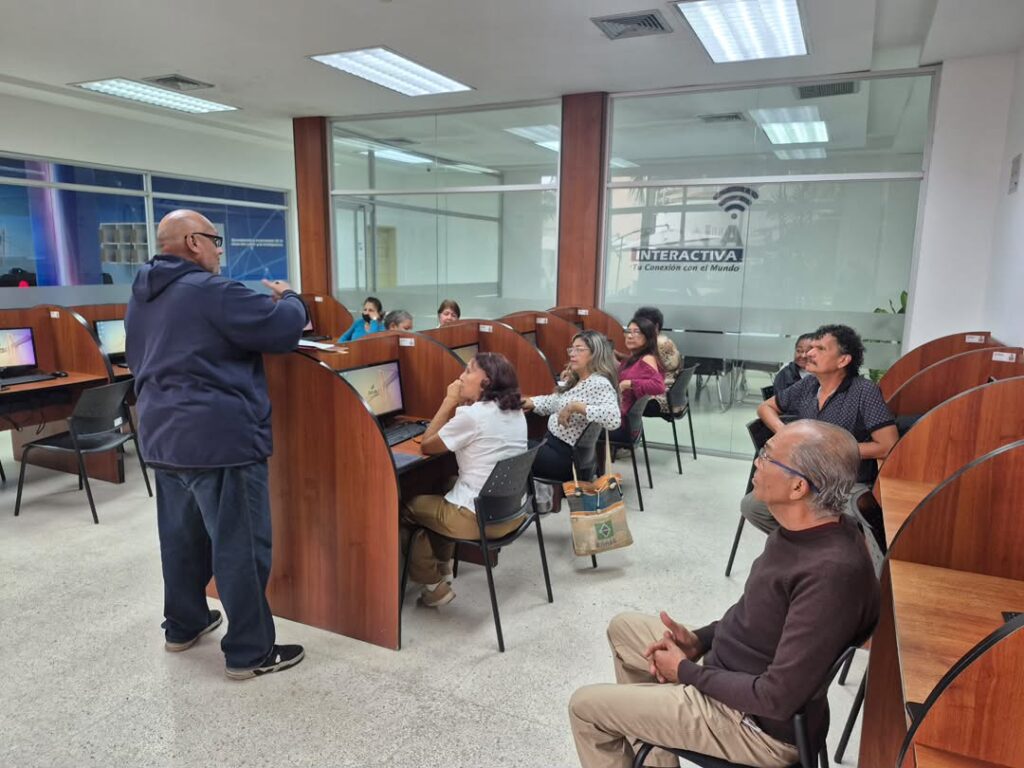 Gobernación del Zulia impulsa la alfabetización tecnológica de adultos mayores a través de la Casa del Abuelo