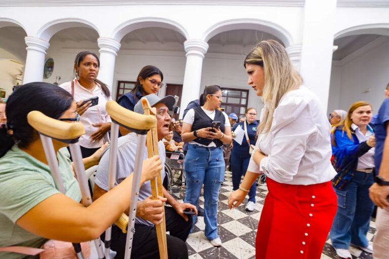 Gobernación del Zulia realiza jornada de entrega de ayudas técnicas y sociales dentro de las políticas del 1x10 del Buen Gobierno