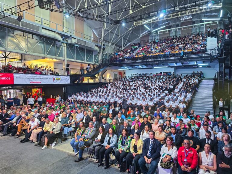 Gobernador Luis Caldera inaugura Simposio sobre Bicentenario del Congreso Anfictiónico