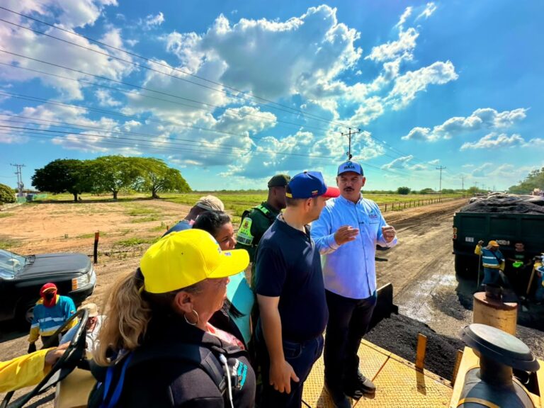 Gobernador Luis Caldera recupera 7 km de la Troncal 6 para impulsar el desarrollo agrícola y productivo del eje perijanero