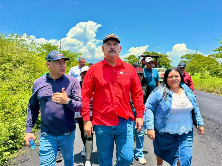 Gobernador da inicio a los trabajos de rehabilitación de la troncal 3 del municipio Miranda en el tramo Falcón-Zulia