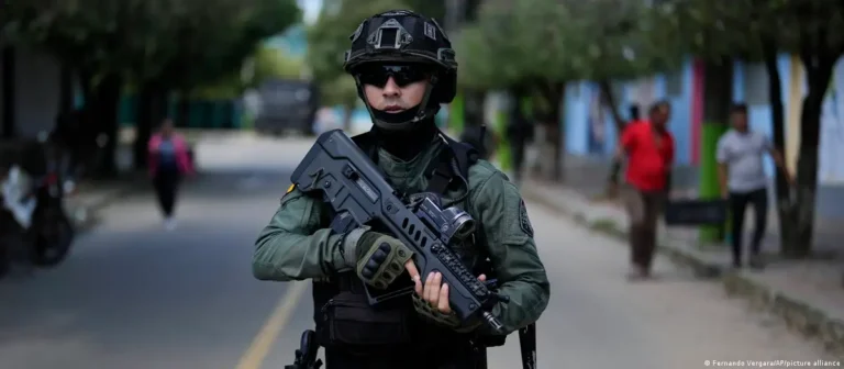 Grupo armado ataca con drones un cuartel militar en Colombia