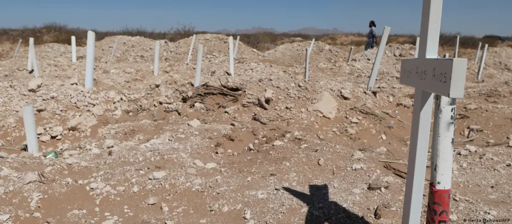 México entierra 117 cuerpos en fosa común de Ciudad Juárez
