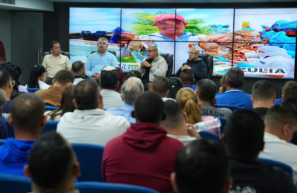 Ministro Loyo y gobernador Luis Caldera se reúnen en Maracaibo con el sector productor del cangrejo azul