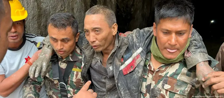Nepal sigue buscando sobrevivientes a 11 días de la riada
