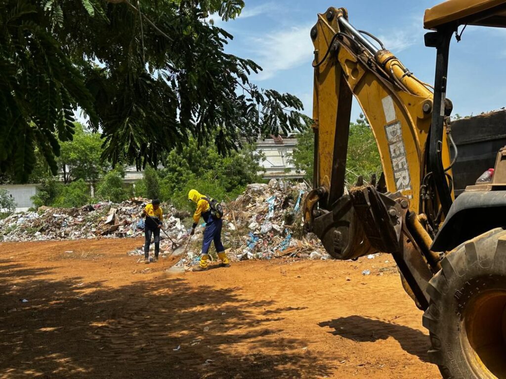 Noventa toneladas de desechos y escombros extrajeron del Hospital Psiquiátrico de Maracaibo