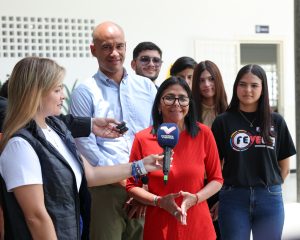 Presidenta Delcy Rodríguez encabezó inició del año escolar 2026-2027