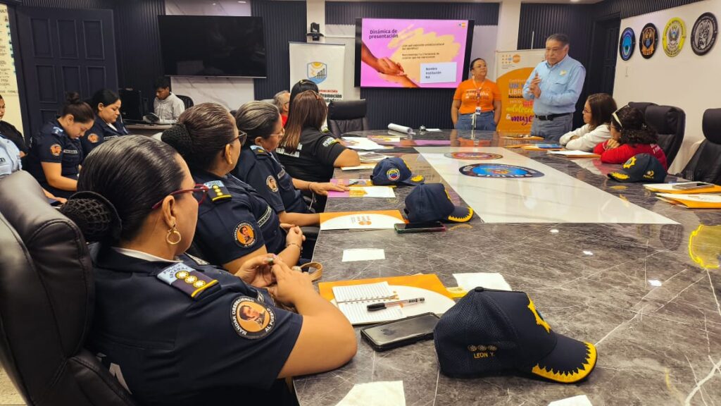 Primeros auxilios psicológicos en Zulia: Capacitan a funcionarios del Cpbez contra la Violencia de Género