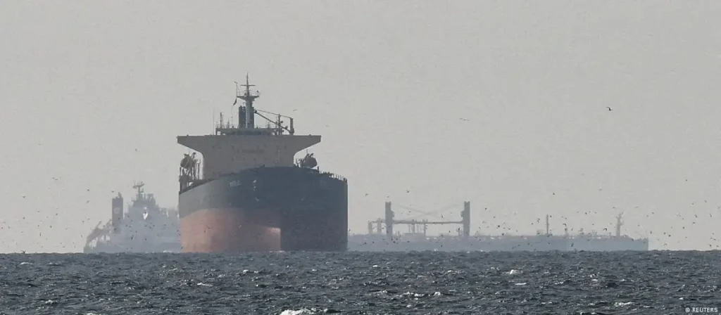 Se intensifican ataques a buques en estrecho de Ormuz