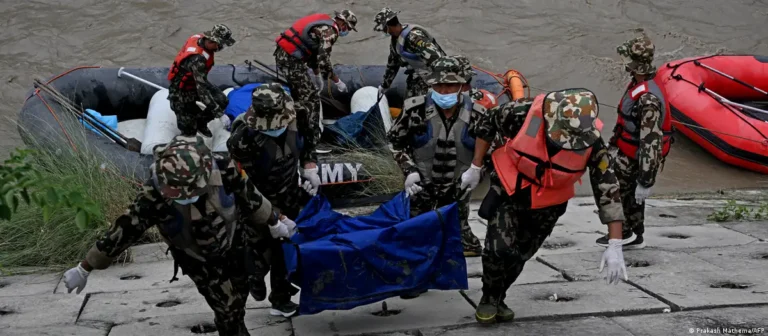 Nepal usa drones de carga para trasladar cadáveres