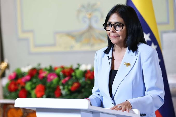 Presidenta Rodríguez designa nuevas autoridades para áreas estratégicas comerciales y energéticas de Venezuela
