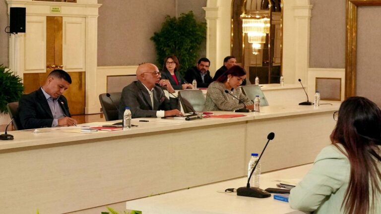 Inició segunda jornada de diálogo entre el Gobierno y la delegación de la Asamblea Nacional de 2015