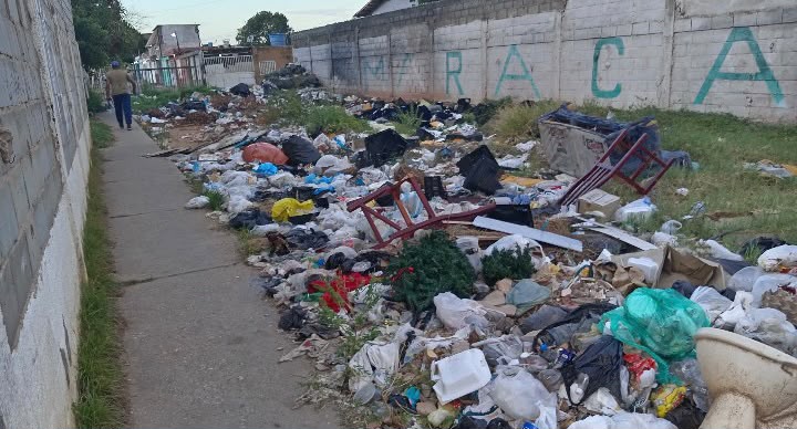 ‎Alcaldía de Maracaibo elimina punto crítico de desechos en la primera etapa de los Bloques de Raúl Leoni