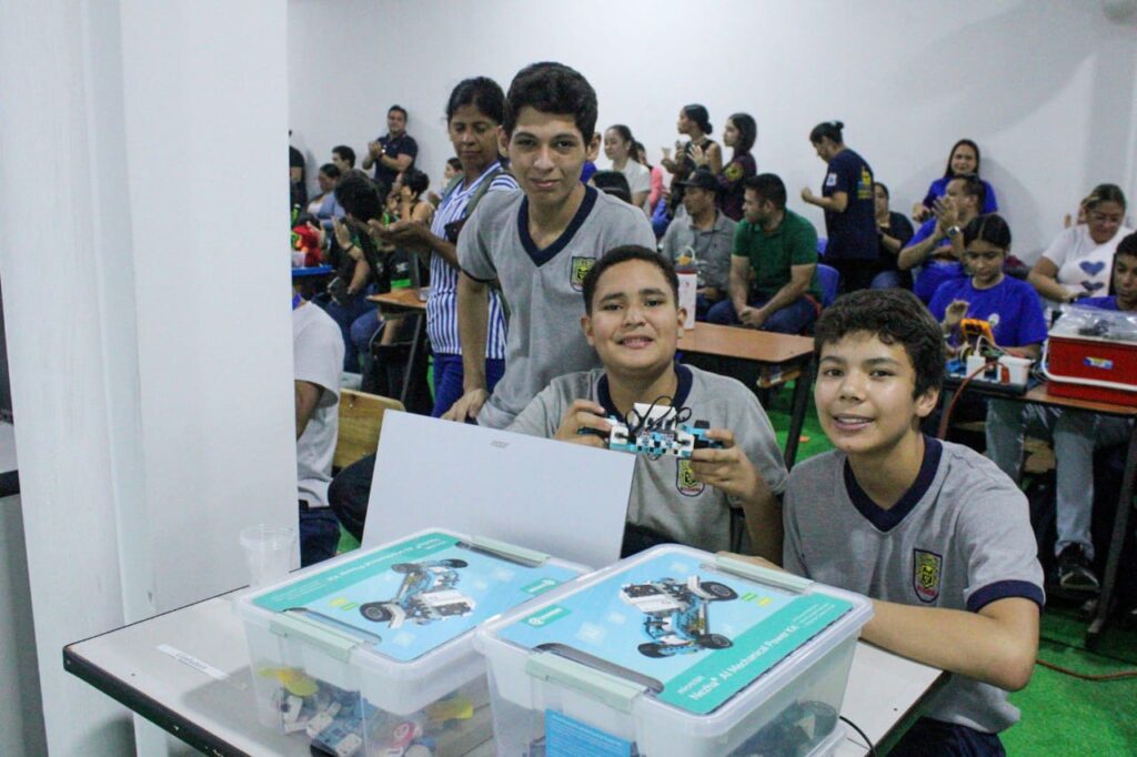 50 equipos participaron en la Expo Robótica 2026