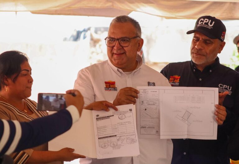 Alcaldía Bolivariana de Maracaibo otorgó más de 50 títulos de propiedad en Los Modines