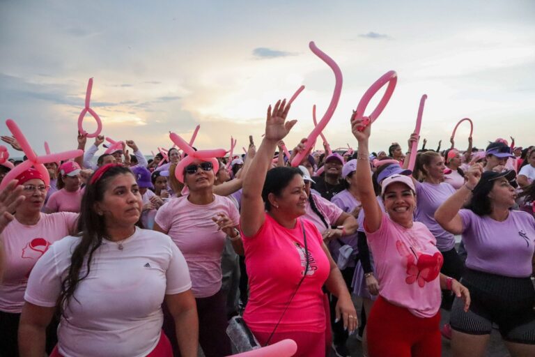 Alcaldía cerró el Mes Rosa con Maracaibo Fitness en la Vereda del Lago
