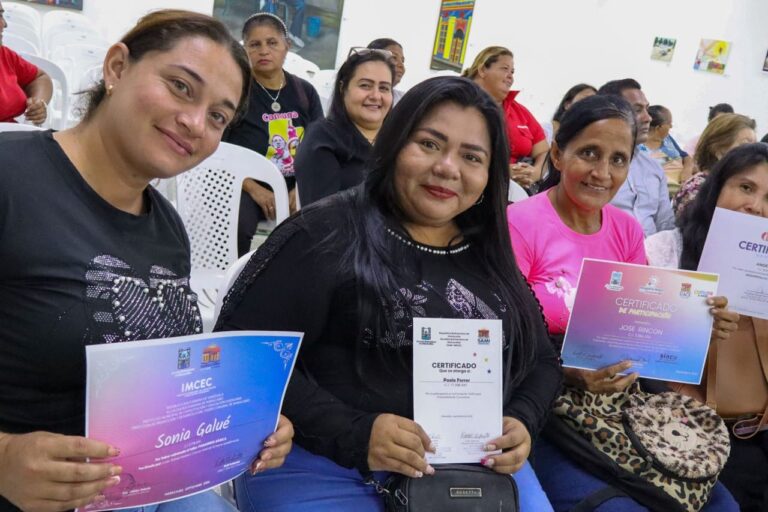 Alcaldía de Maracaibo certificó en oficios socioproductivos a 270 integrantes del Poder Popular