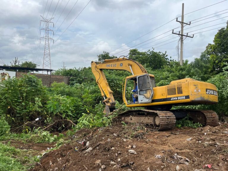 Alcaldía de Maracaibo ejecuta jornada preventiva de saneamiento de cañadas