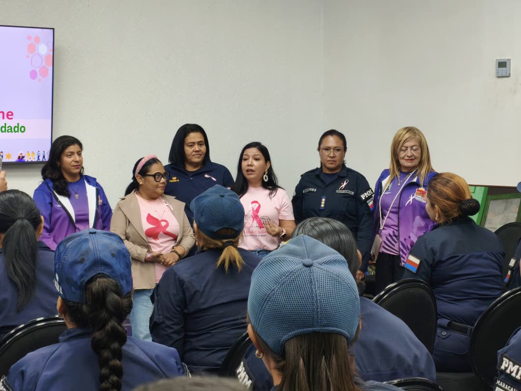 Alcaldía de Maracaibo impartió taller de prevención sobre cáncer de mama a funcionarias de Polimaracaibo
