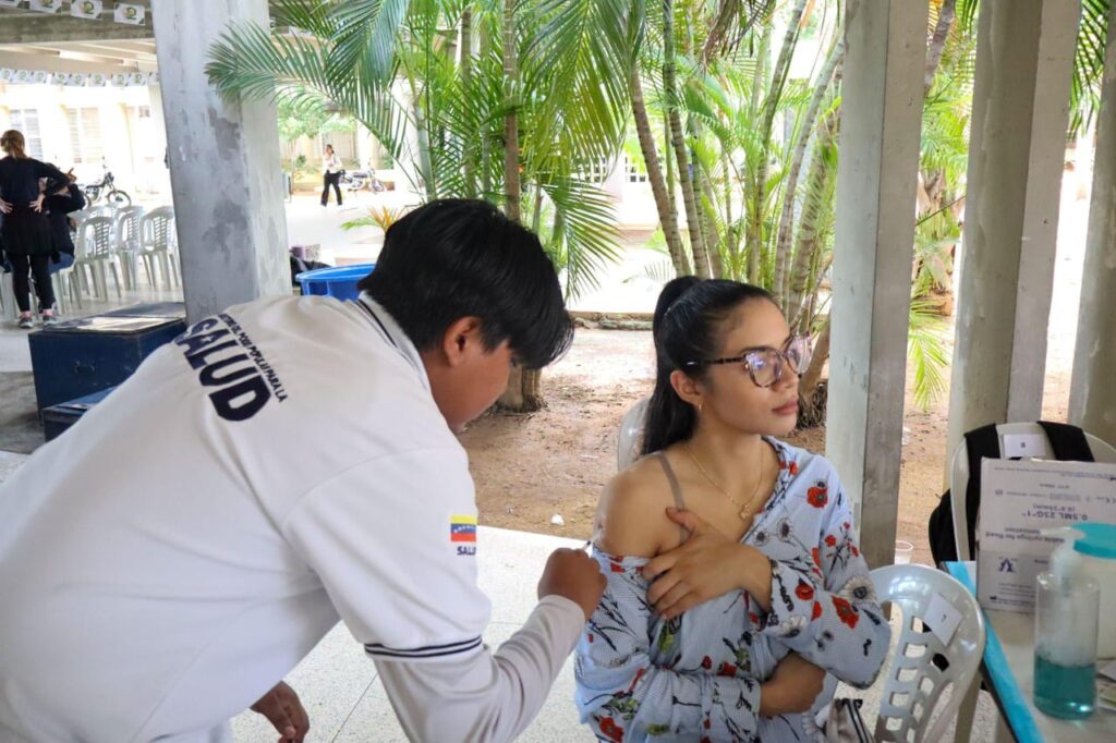 Alcaldía de Maracaibo llevó atención médica y social a estudiantes de LUZ
