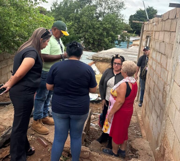 Alcaldía de Maracaibo mantiene atención a familias afectadas por las lluvias y vientos