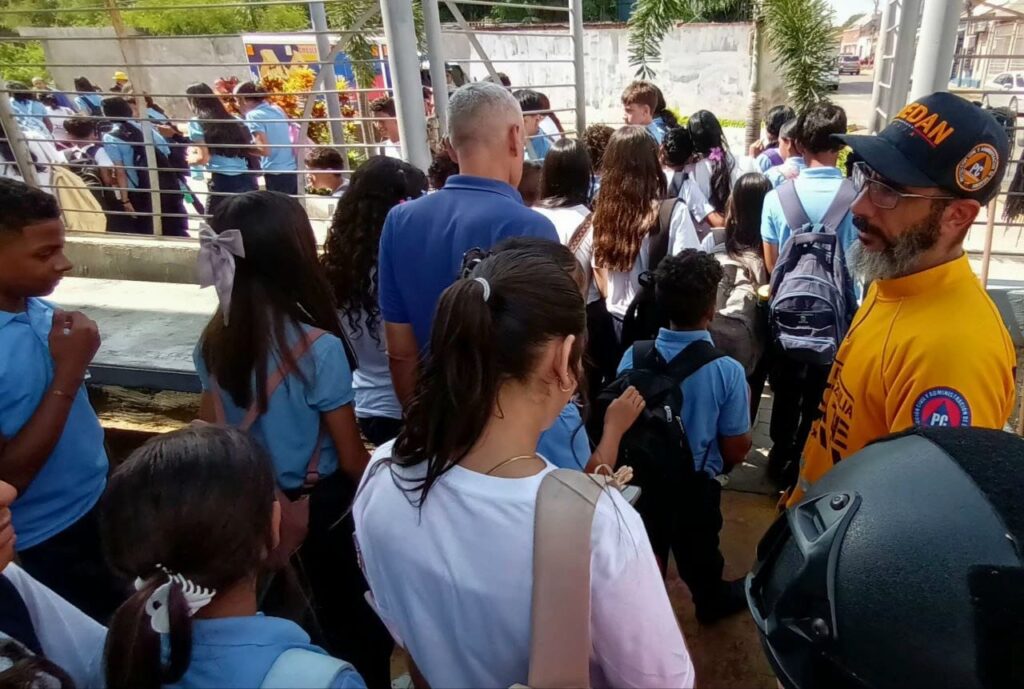 Con éxito realizan Simulacro Nacional de Gestión de Riesgos en escuelas del Zulia para fortalecer la cultura de prevención