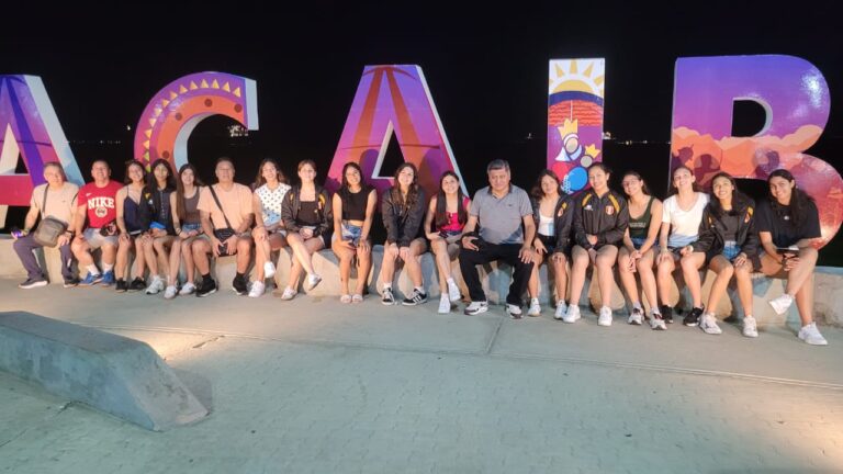 Delegación peruana de voleibol U-19 disfrutó de la Vereda del Lago