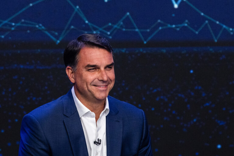 EEUU emitirá visados a Flávio Bolsonaro y a su familia y les permitirá la entrada al país