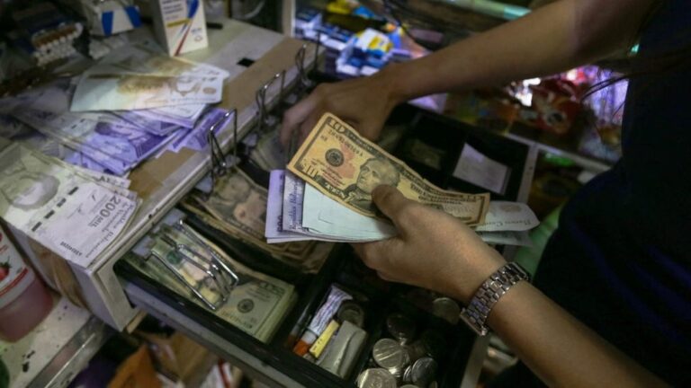 Ejecutivo descarta la dolarización y ratifica la soberanía monetaria para el crecimiento de Venezuela