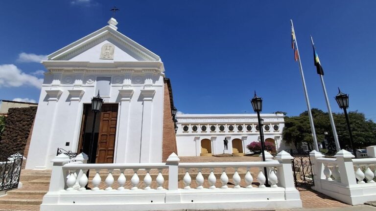 El Panteón regional rinde tributo eterno a sus hijos
