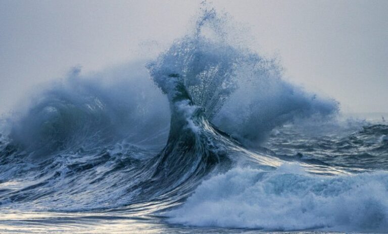 Emiten alerta de tsunami tras terremoto en Panamá