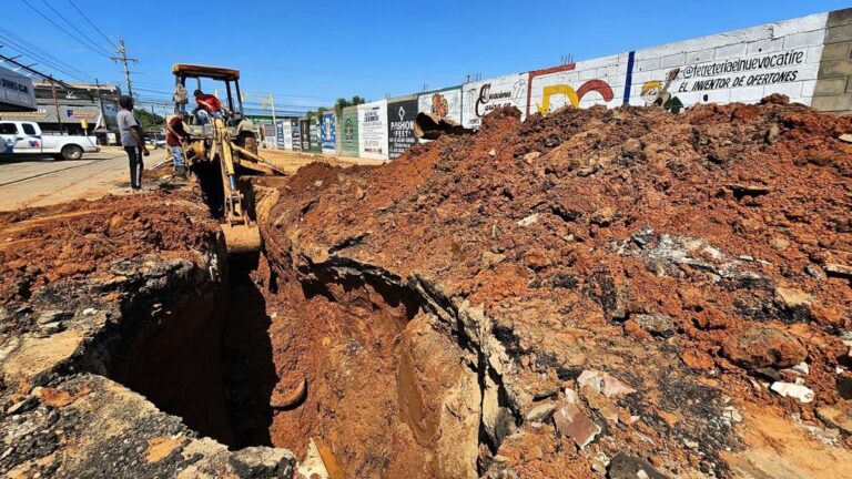 Gobernación del Zulia sustituye 120 metros de colector de aguas servidas en el corredor vial Amparo de Maracaibo