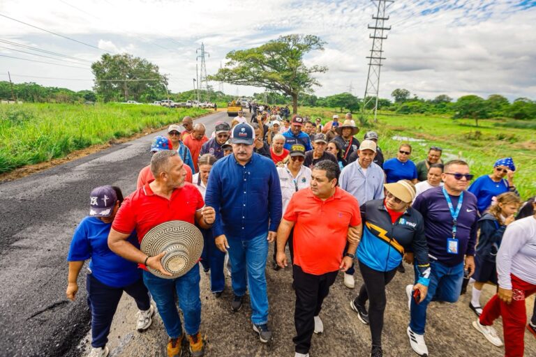 Gobernador Luis Caldera impulsa plan de asfaltado en Baralt y Valmore Rodríguez