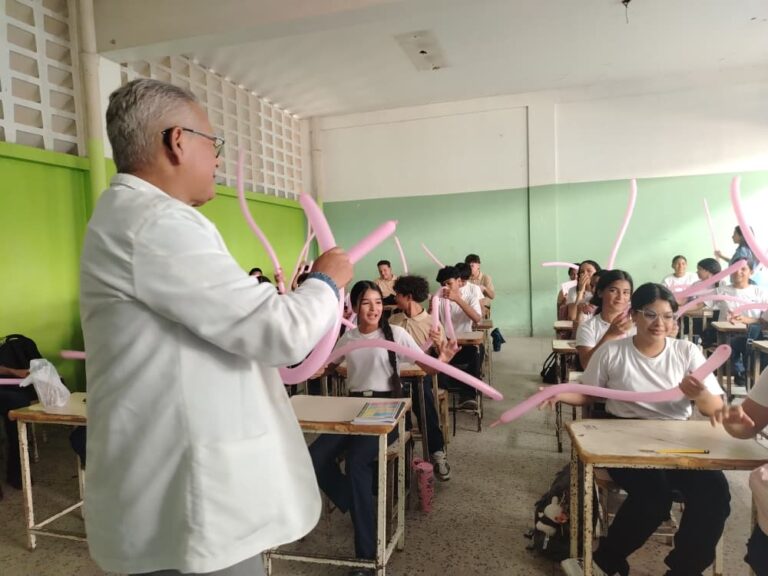 Impulsan la autoconciencia corporal para la prevención del cáncer de mama en el Liceo Udón Pérez