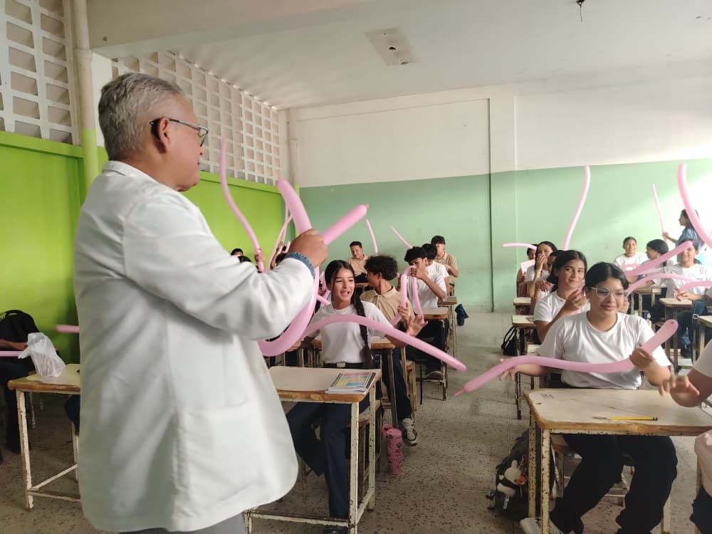 Impulsan la autoconciencia corporal para la prevención del cáncer de mama en el Liceo Udón Pérez