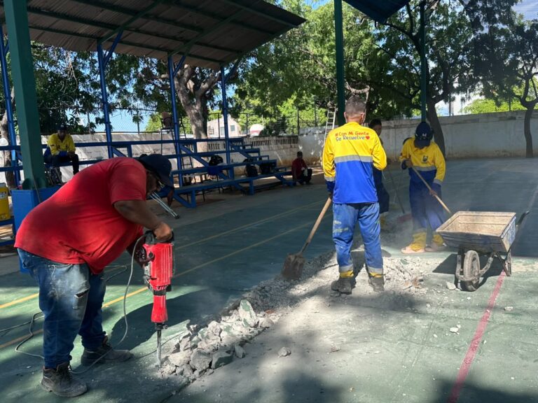 Maracaibo avanza en la recuperación de las plazas