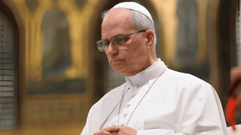 Médicos confirman que el Papa tiene un cáncer de pulmón